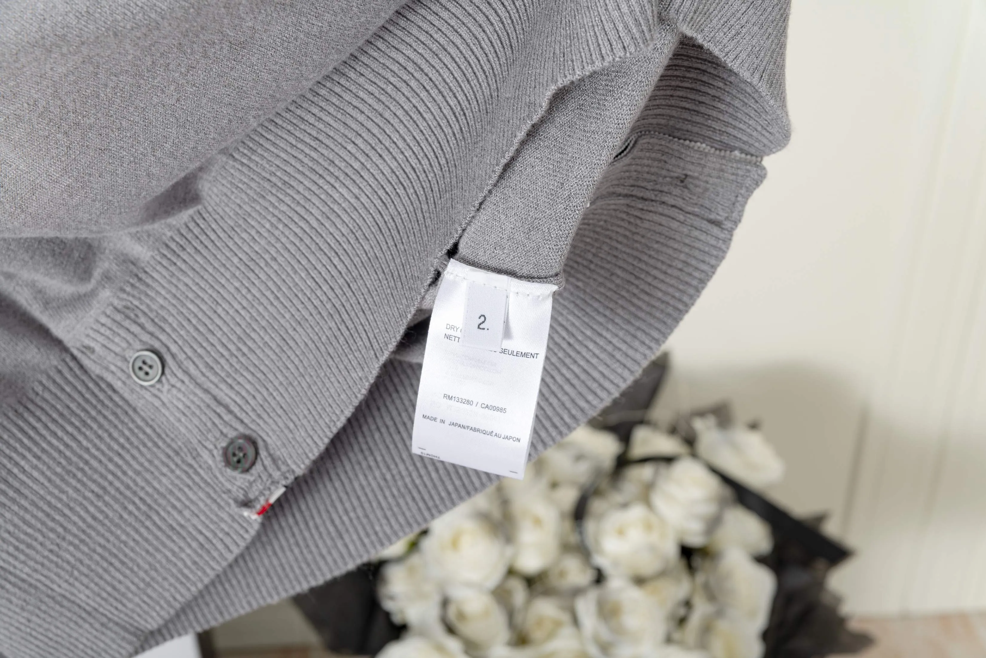 𝑻𝒉𝒐𝒎 𝑩𝒓𝒐𝒘𝒏𝒆Classic Thom Browne T Classic Breathable Authentic Quality + Authentic + Same Style Size：0/1/2/3/4 ：White/Black/Navy Blue/Light Gray/Dark Gray